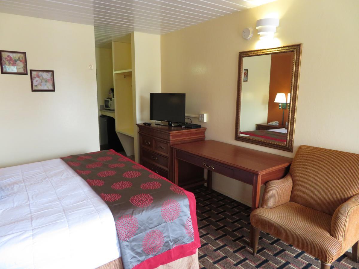 Royal Crest Motel Медфорд Экстерьер фото