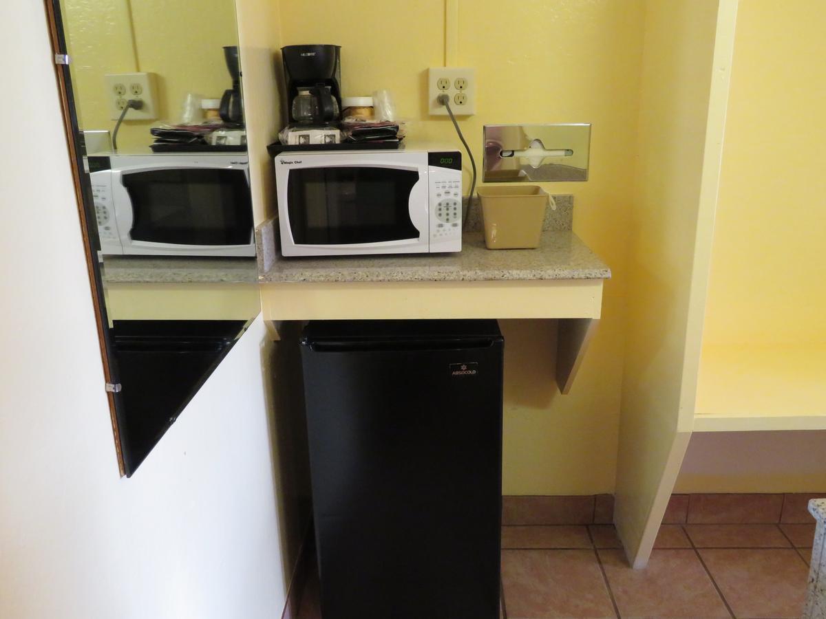 Royal Crest Motel Медфорд Экстерьер фото
