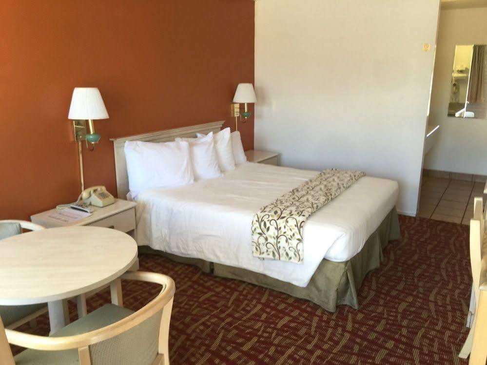 Royal Crest Motel Медфорд Экстерьер фото
