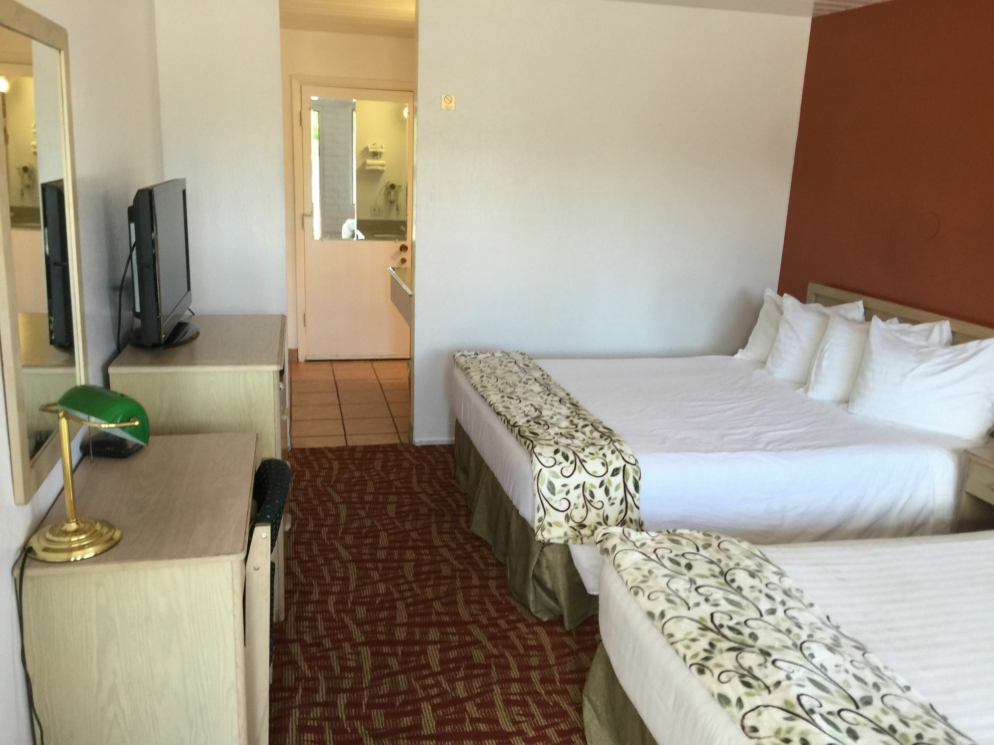 Royal Crest Motel Медфорд Экстерьер фото